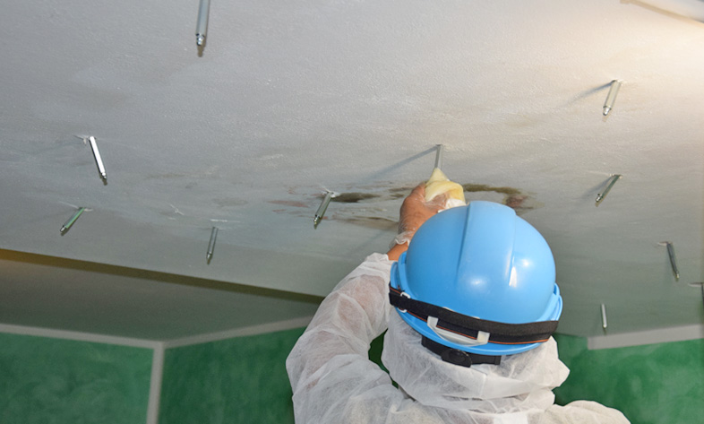 Iniezioni di resina per fermare le infiltrazioni di acqua